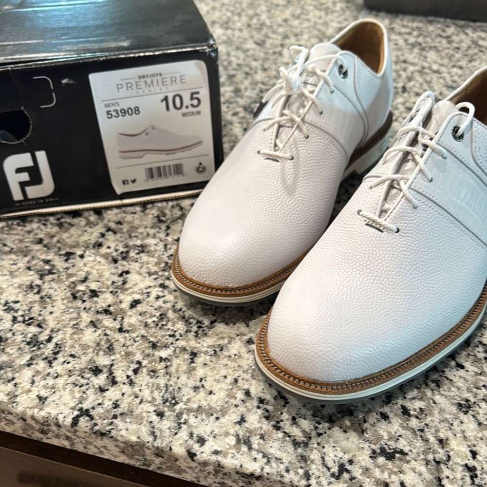 White FOOTJOY Golf Shoe size 10.5 - BRAND NEW - retail at $225